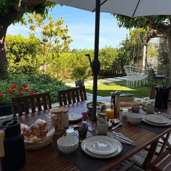 La Rose des Vins, хотел в Pouzolles