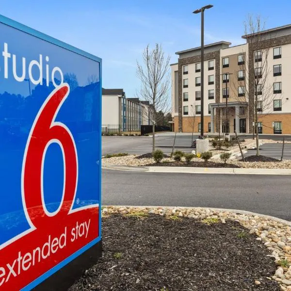 Studio 6 Richmond Airport, hotel Sandstonban