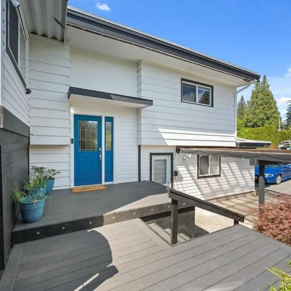 Luxury 3BR Retreat, Hot Tub, Fire Pit, 4 Beds, hótel í Abbotsford