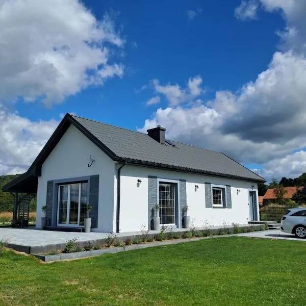 Dom Radomieszka z widokiem na Rudawy i Śnieżkę, ξενοδοχείο σε Radomierz