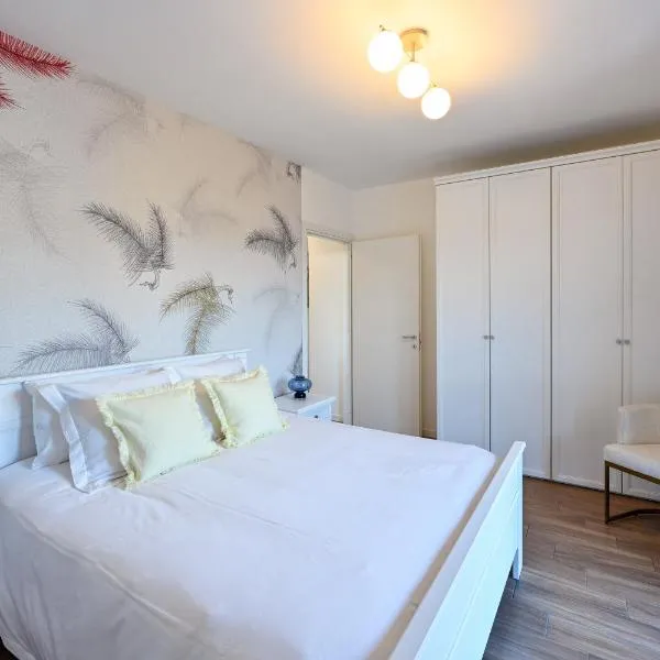 Como में, होटल Lora Luxury Suite 6 ,free private parking, self check in, air conditioner