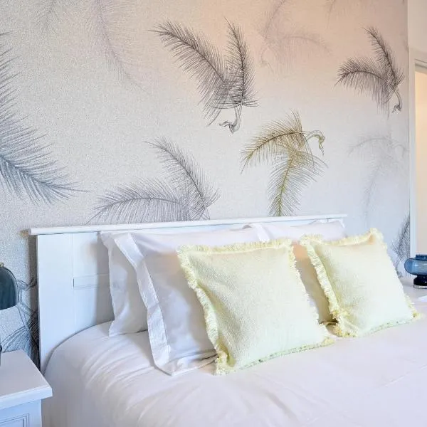 Lora Luxury Suite 6 ,free private parking, hotel in Como