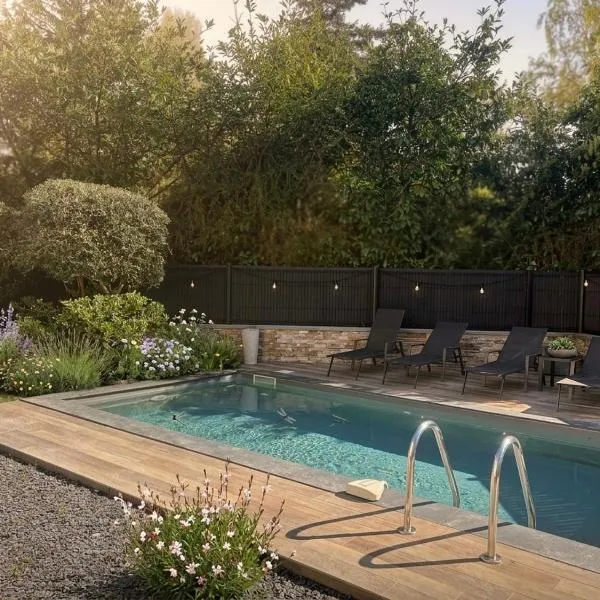 Villa des 5 Mondes Piscine et billard 10 pers, hotel a Treillières
