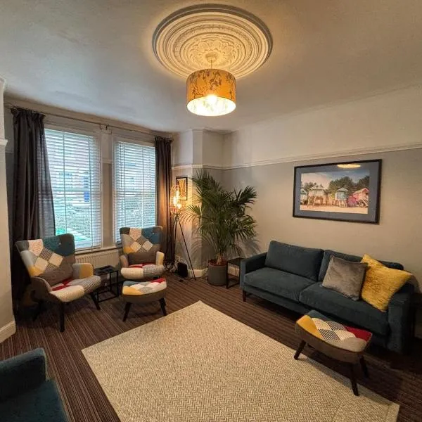 Stylish Victorian House - Sleeps 8, viešbutis Noridže