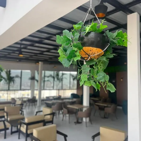 Hôtel NGOR ALMADIES 4 étoiles: Dakar şehrinde bir otel