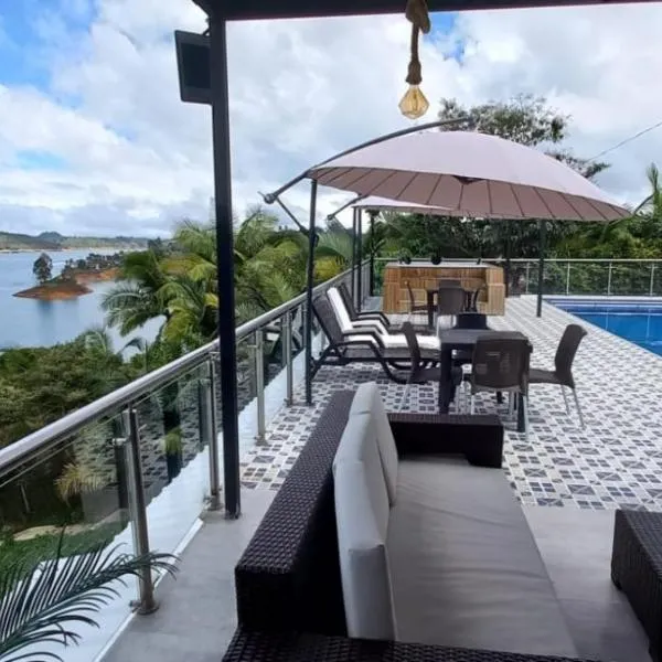 Hotel Mirador Cielo Azul: Horizonte'de bir otel