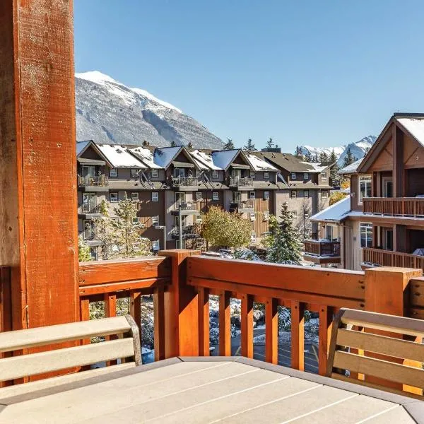 Falcon Crest Sunrise Retreat – hotel w mieście Canmore