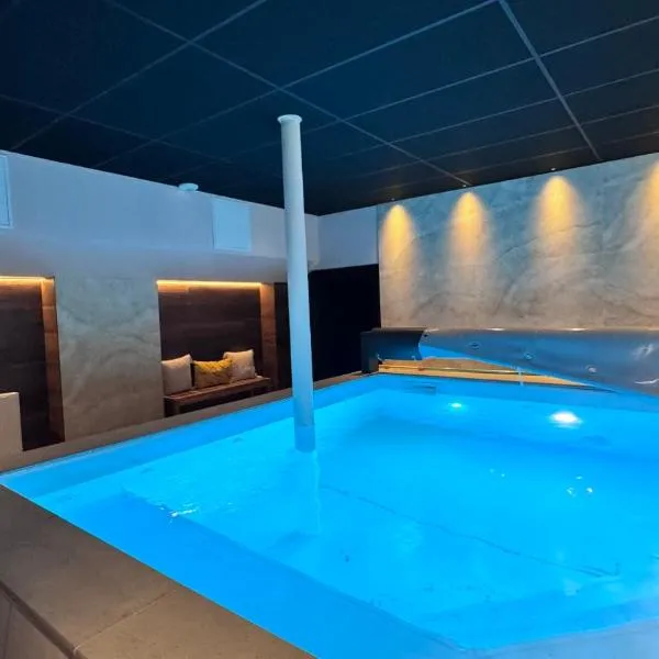 Villa Avril et Spa Gîte de luxe 15 personnes avec piscine chauffée toute l'année, hotel u gradu Selesta