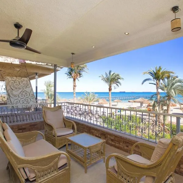 Beachfront Sokhna Chalet 3 Bedrooms Y1, Hotel in Ain Suchna