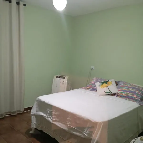 hospedagem quarto n3casa da Waldir maria, hotel in Goiás