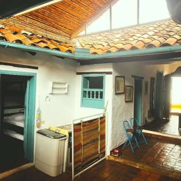 Casa Laurel and Tomillo Casa Barichara 2, hotel i Barichara