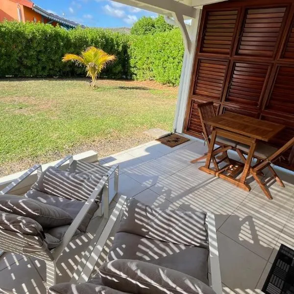 Blue Garden A 2 pas des plages, hotel v destinaci Sainte-Luce