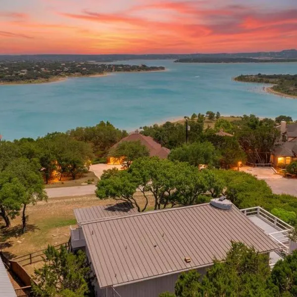 Tequila Sunrise hot tub lake view firepit pool, hotel v destinaci Canyon Lake