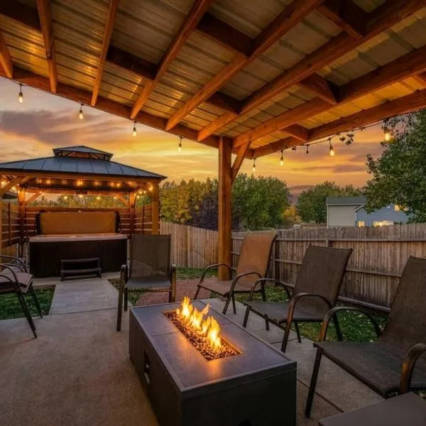 Hearth Haven - Hot Tub BBQ Large Groups, hotel u gradu Kolorado Springs