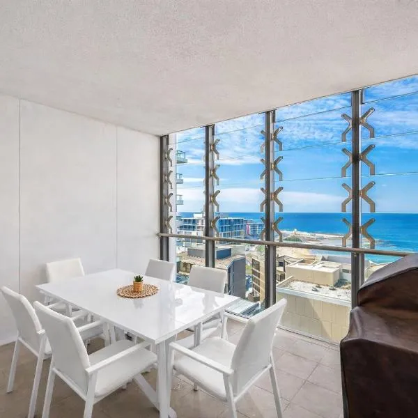 1011 - First Light 2BR with Ocean Views - Prime Location, hotel i Newcastle
