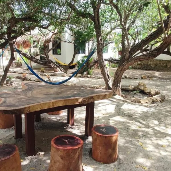 Valentina Holbox by Las Flores Vacation Rentals, hotel em Holbox