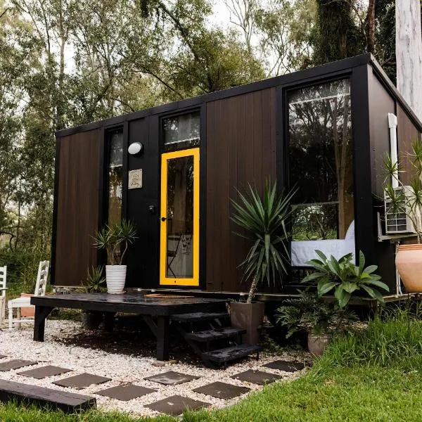Tranquility Ranch by Tiny Away, hotel sa Wolfdene