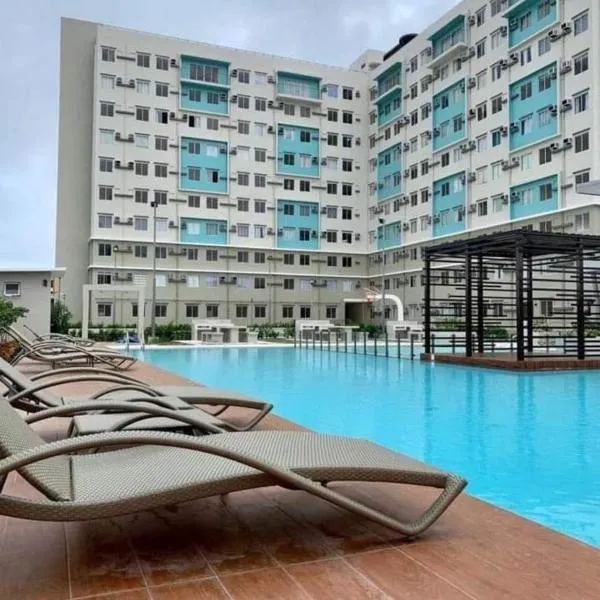 Central Dumaguete Mountain View Studio in Marina- 300Mbps WiFi, Pool, Gym, Hotel in Dumaguete