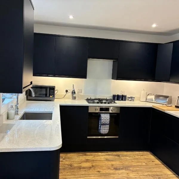 3 bedroom newly refurbished Fowey Holiday Home for 6 people, viešbutis mieste Fojus