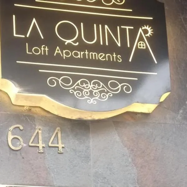 Mi Quinta Raíz Loft Apartments، فندق في إكيتوس