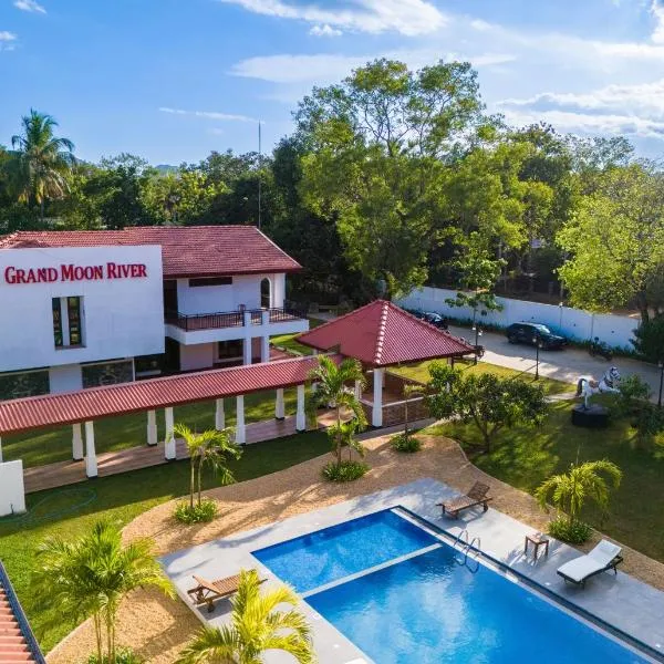 The Grand Moon River Hotel, Hotel in Kataragama