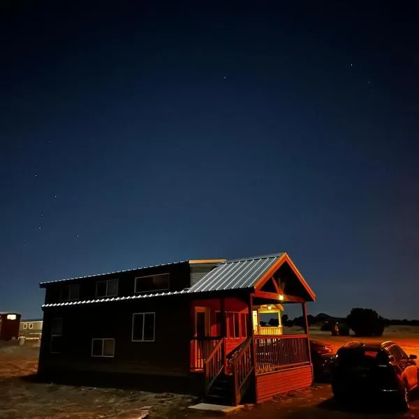 036 Tiny Home nr Grand Canyon South Rim Sleeps 8 - Full Kitchen, hotell i Valle