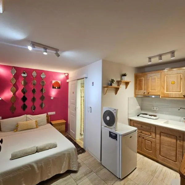 Strawberry Mykonos, отель в Миконосе