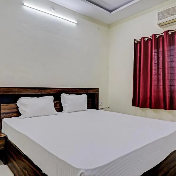 Super HOTEL O MIDWAY TREAT DHAR, hotel em Dhār