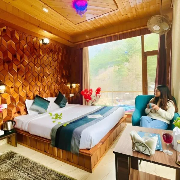 Hotel Brownie River View، فندق في كاسول