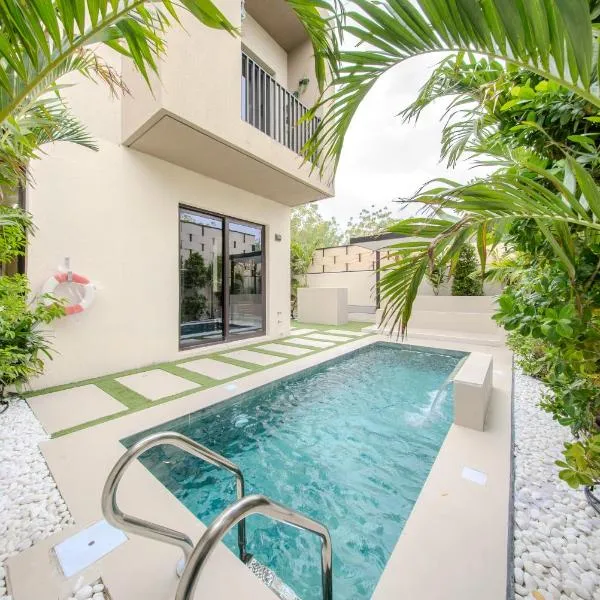 Private Pool Villa in Sharjah - Green Gem - BBQ Pit - Maid Room โรงแรมในชาร์จาห์