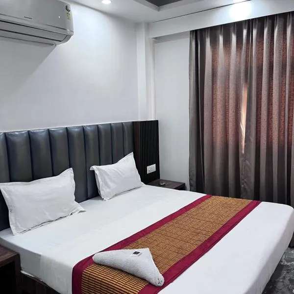 Newly Built Hotel Totodx In Main Bazar - Just Near New Delhi Railway stations & Paharganj, hotel u gradu Nju Delhi