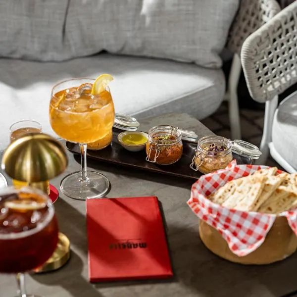 Three Corners Avenue Hotel, hotel en Budapest