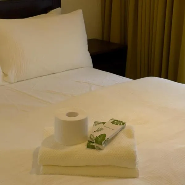 Oak & Ivy Comfort Stay near SM Batangas, hotel in Batangas City