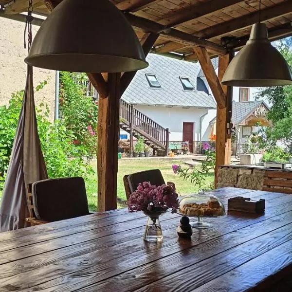 Farma U Nýdrlů, Hotel in Stará Červená Voda