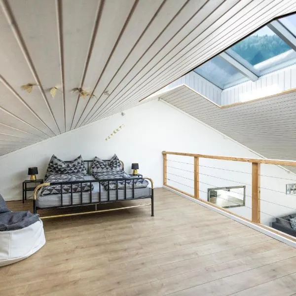 Muota River Loft & Muota Industry Apartment near Stoos, hotel di Muotathal