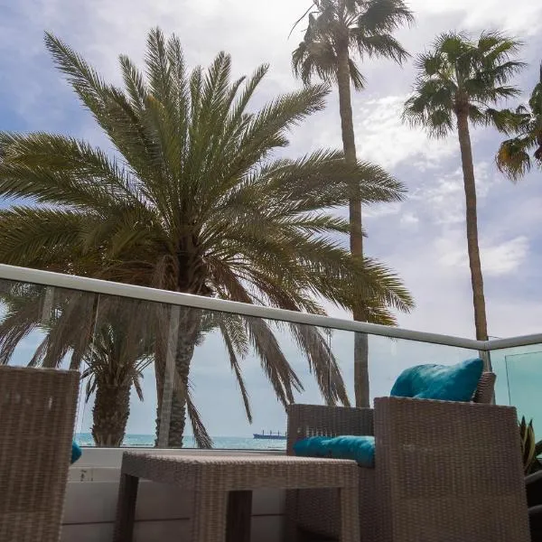 Nautica Luxe Beachfront, hotel u gradu 'Voroklini'