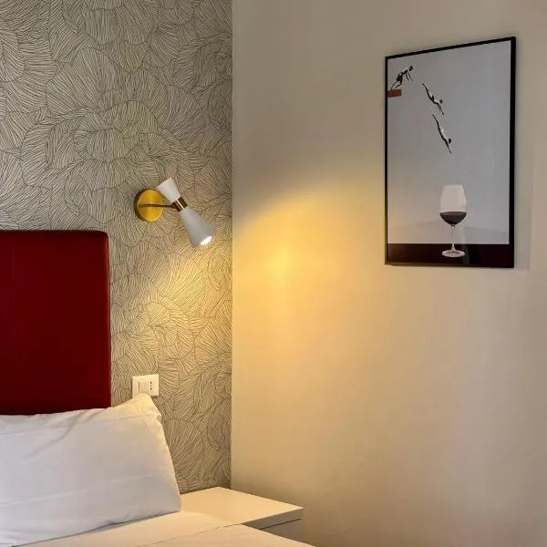 Hotel Rossovino Como โรงแรมในโกโม