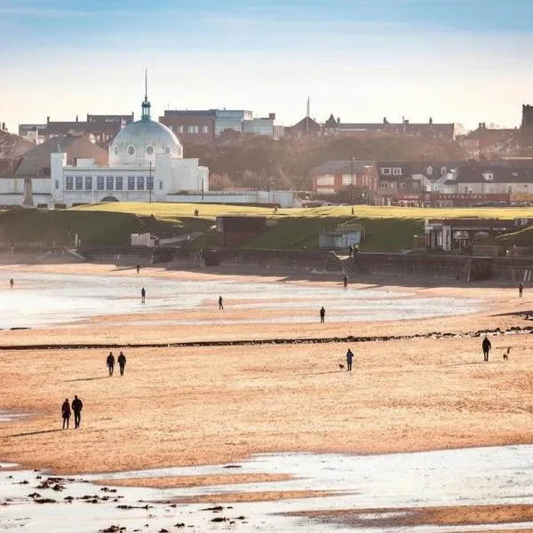 Hightide Seaside Apartment with Beach & Spanish City Views, hotel v destinaci Whitley Bay