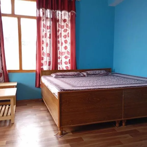 Sunny homestay – hotel w mieście Kalpa