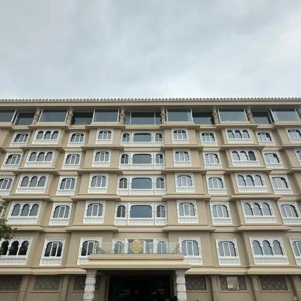 Sarju Palace, hotell i Valsad
