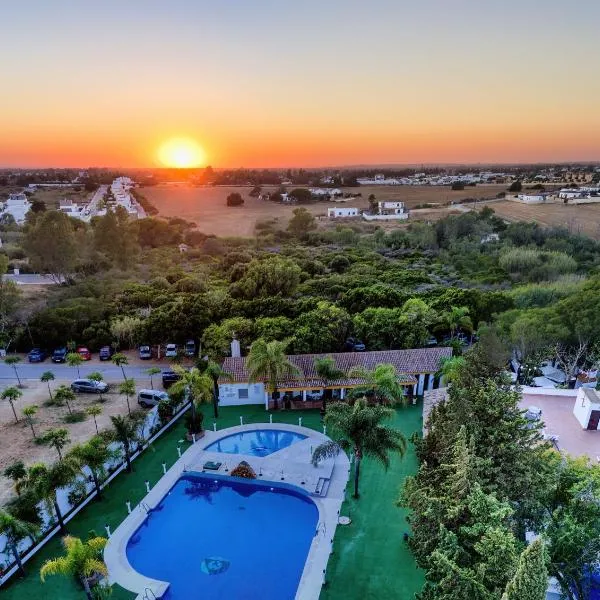 Bungalows & Glamping Conil Playa, ξενοδοχείο σε Conil de la Frontera