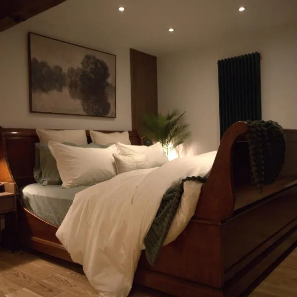 Stone & Sage- City Centre Luxury Courtyard Lofts, hotel sa Lancaster