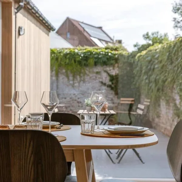 Casiola - Beautiful vacation home 'Valkehuisje' in Poperinge: Poperinge şehrinde bir otel