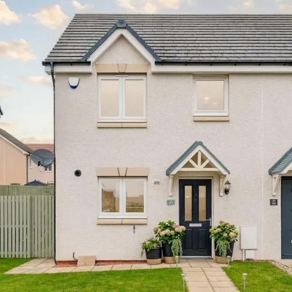 3BR Parking Nr Dalhousie Castle &Edinburgh Airport, Hotel in Bonnyrigg