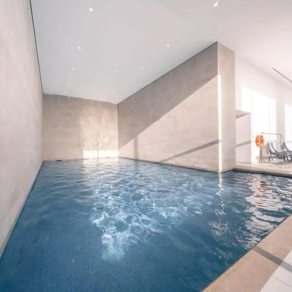 Casiola - Modern new apartment with pool access and parking, מלון באוסטנד