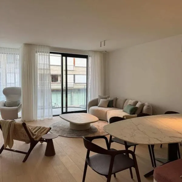 Appartement gelegen op 100 meter van het strand, hotel in Knokke-Heist