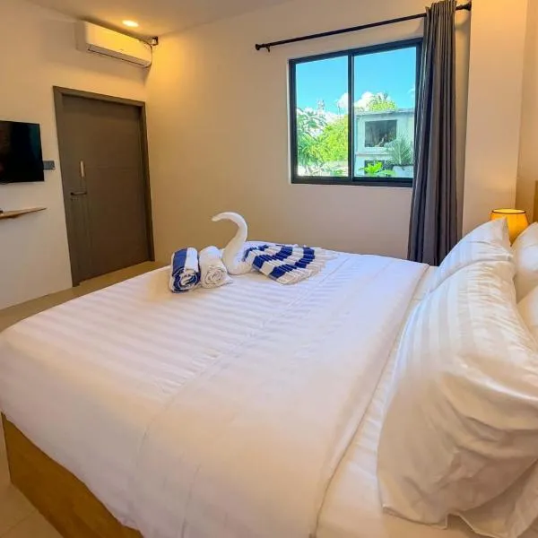 Hiraya Guesthouse: Ukulhas şehrinde bir otel