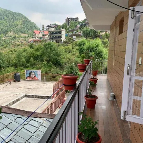 oro phile Naddi Home Stay, hotel di Dharamshala