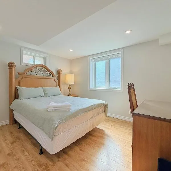 Cozy Rooms in Bright Walkout Suite - Newly Renovated in 2026, hotel en Richmond Hill