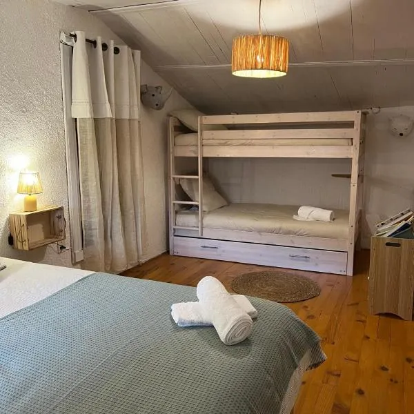 Nant में, होटल Petite maison avec jardin au centre du village